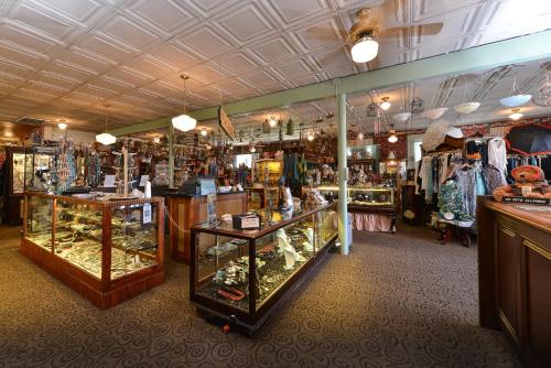 Buffalo Bill Cabin Village - image 7