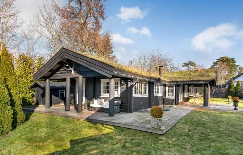 3 Bedroom Cozy Home In Hornbæk in Hornbæk