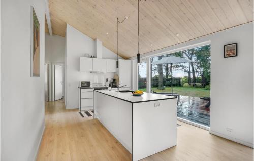 kuhinja, Cozy Home In Idestrup With Wifi in Idestrup