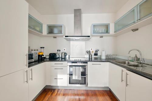 Londwell Canary Wharf River Thames Penthouse - image 6