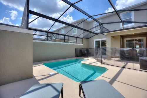 Plush Pelican, At Storey Lake By Shine Villas 839 in Kissimmee, USA
