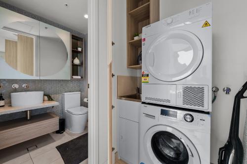 WOW Self-Contained Apartment on Tarver in South Melbourne