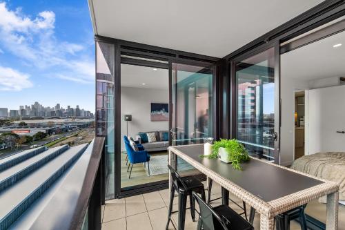 منظر, WOW Self-Contained Apartment on Tarver in South Melbourne