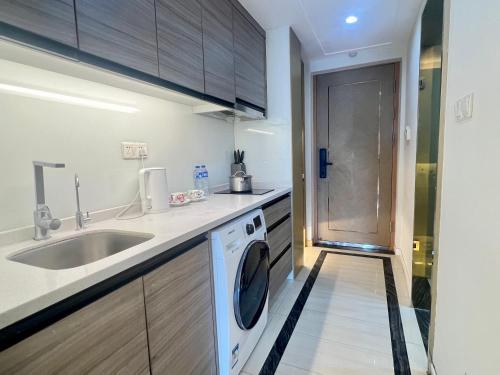 Shanghai Lerongju Boutique Apartment Metro Line 8 20meter, Shanghai (photo 8)