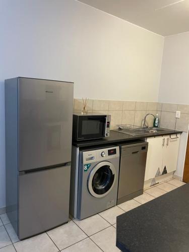 cozy & private 2-bedroom groundfloor apartment, Roodepoort (fotografie 4)