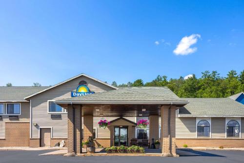 Days Inn by Wyndham Iron Mountain in Iron Mountain, USA