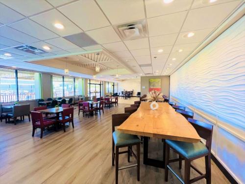 DoubleTree by Hilton Atlantic Beach Oceanfront - image 11