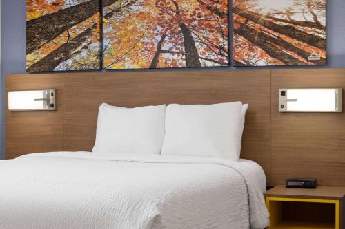 Days Inn & Suites by Wyndham Green Bay WI - image 9