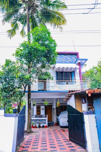 Buitenkant, Marari Eden Castle in Cherthala