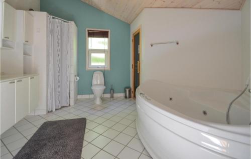 Fürdőszoba, Holiday Home Kalvehavestien Glesborg Iii in Fjellerup