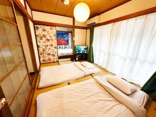 Open Sale! Nostalgic Jpn Drct to Shinjuku JR Sta Open Sale! Nostalgic Jpn Drct to Shinjuku JR Sta