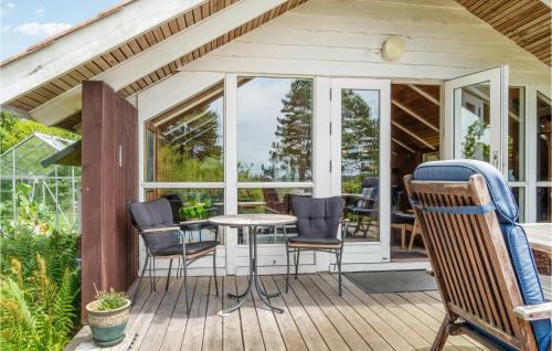  Awesome Home In Ølsted With House Sea View in Ølsted