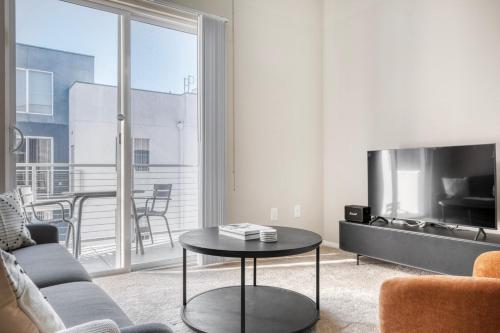 Playa Vista 2br w wd pool gym nr 405 LAX-943 in Los Angeles, USA