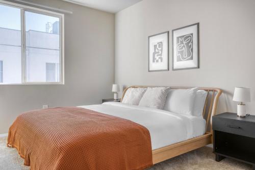 Playa Vista 2br w wd pool gym nr 405 LAX-943 in Los Angeles, USA