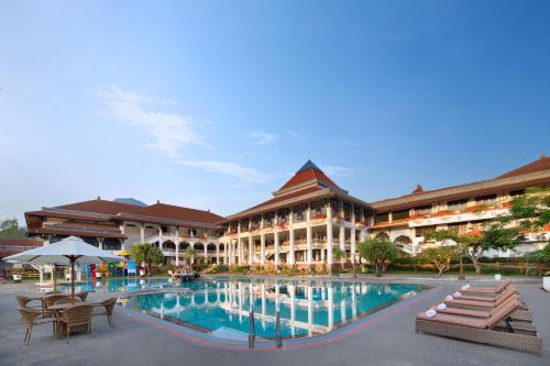 Royal Hotel and Villa Batu