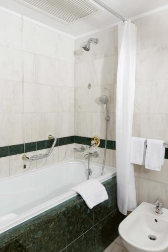 Intercontinental Hotel Bucharest an IHG Hotel - image 4