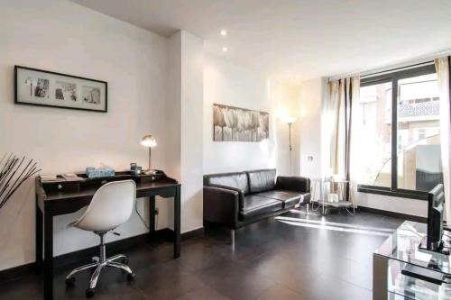 Poblenou beach experience