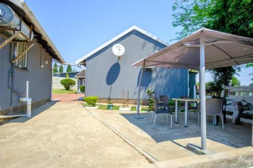 Exterior view, ALIMOP BED AND BREAKFAST in Johannesburg