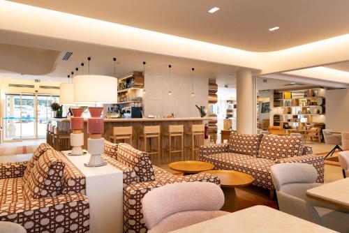 Le Plessis Grand Hotel - image 5