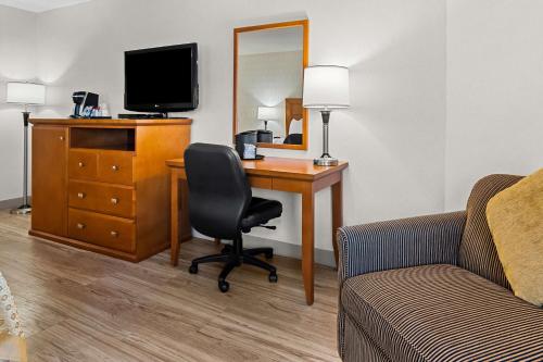 Best Western PLUS Langley Inn in Langley, Canada