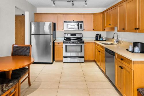 Two Bedroom Queen Suite with Sofa Bed