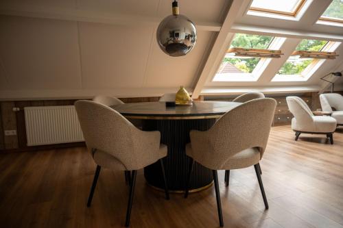 บริการและสิ่งอำนวยความสะดวก, Prachtig en zeer ruim vakantie-appartement "BijFlore" in โลเชม