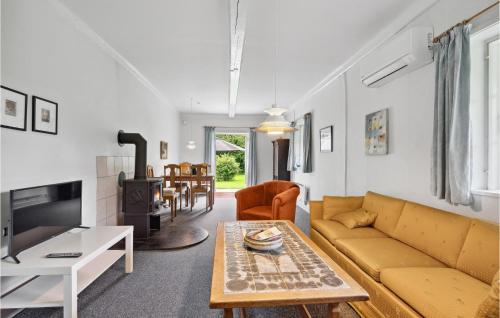  2 Bedroom Beautiful Home In Ringe in Ringe