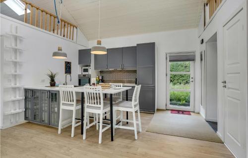 Kitchen, 3 Bedroom Gorgeous Home In Lundby in Lundby