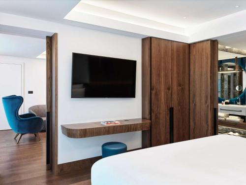 615868232 Athens Capital Center Hotel - MGallery Collection