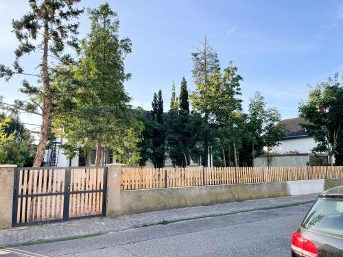 Moblierte Unterkunft im EFH mit Parkmoglichkeiten in Neulussheim