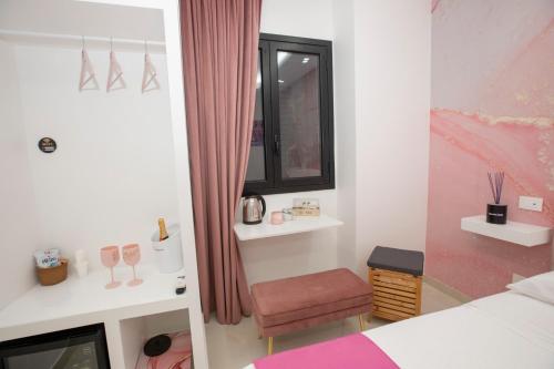 Double Room with Private Bathroom image 6