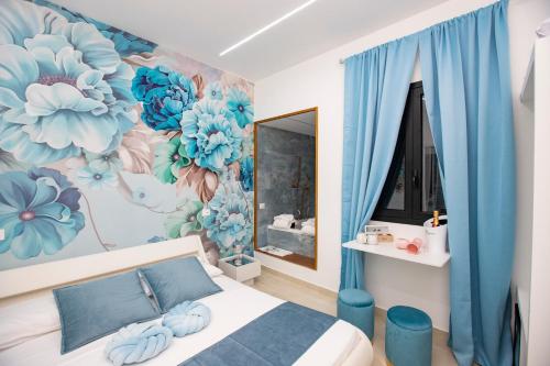 Double Room with Spa Bath image 3