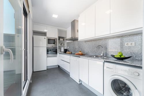 3 Bedroom Penthouse Apartment with terrace image 9