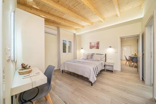 Lakithra Comfort Cove