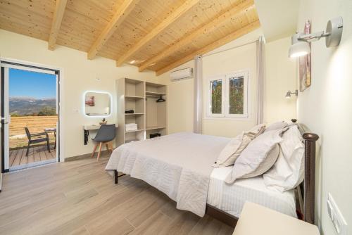 Lakithra Comfort Cove