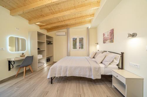 Lakithra Comfort Cove