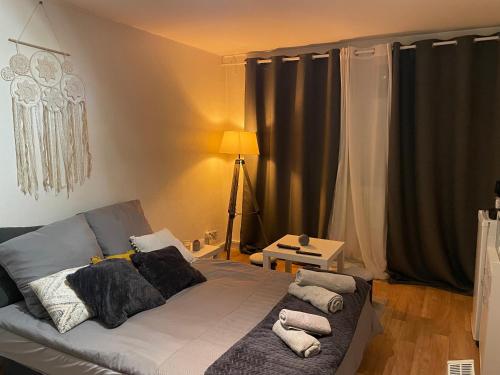 Studio en Sousplex Enghien les bains in อองเอียง เลส แบงส์