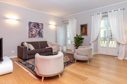 Luxurious & Spacious Flats in Duomo, Milan