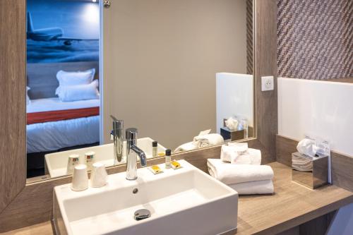 Hotel Gardenia Bordeaux Ouest - image 2