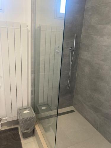 Élégance et confort dans un 3 pièces rénové (Elegance et confort dans un 3 pieces renove) in Creteil