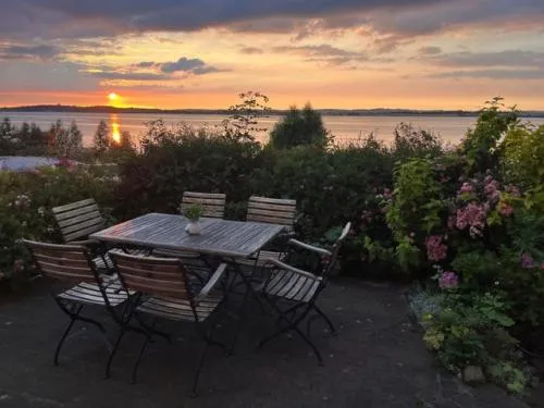 Strandhaus am Höft - exklusiver Privatstrand vor dem Haus in Gager, Deutschland