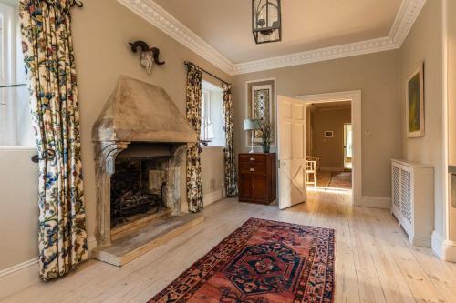 Georgian House with Garden Views   Tennis Court in Swainswick