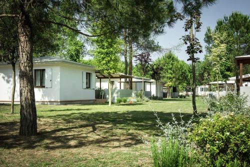 Bungalow (5 Adults)