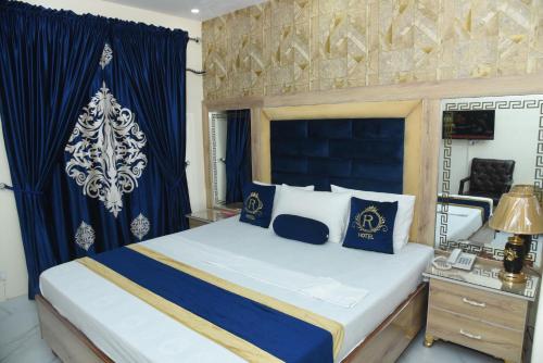 Hotel new royal palace – Lahore, WI