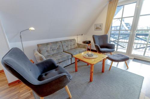 One-Bedroom Apartment with Balcony