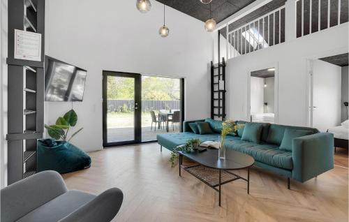  Beautiful Home In Børkop With Kitchen in Børkop