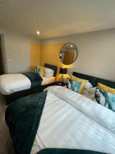 Leeds Central - Parking - Rose Platinum Properties, Leeds (Foto 7)