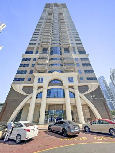 Spacious 1-Bedroom Apartment in JLT, Дубай (фото 9)