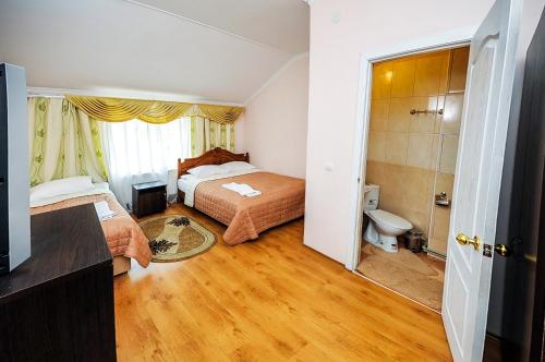 Shklo Motel in Shklo