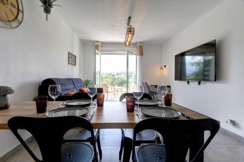 Facilities, 067 -Le Green I, 4 pers, clim, piscine, parking in Fontcaude